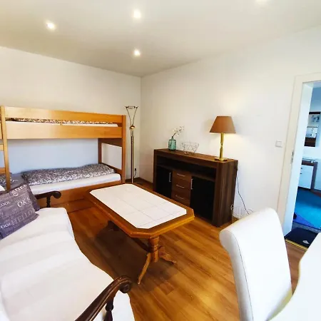 Апартаменты Gornyslask Blisko Jeziora - 120qm - 3 Sypialnie Z Parkingiem I Klimatyzacja - Flat Uppersilesia With Parking & Air Conditioning - Oberschlesien Mit 3 Schlafzimmern Inklusive Parkplatz Und Klima - Naehe Badesee Und Sandstrand *