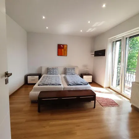 Gornyslask Blisko Jeziora - 120qm - 3 Sypialnie Z Parkingiem I Klimatyzacja - Flat Uppersilesia With Parking & Air Conditioning - Oberschlesien Mit 3 Schlafzimmern Inklusive Parkplatz Und Klima - Naehe Badesee Und Sandstrand דירה *