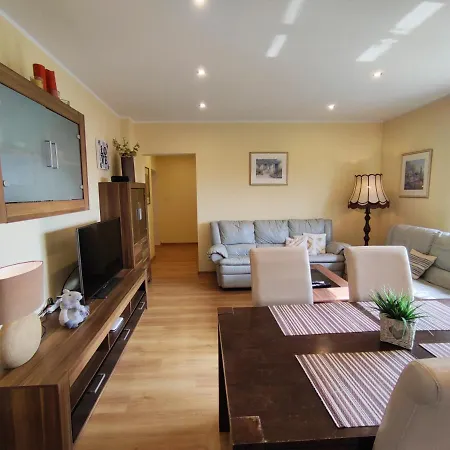 דירה Gornyslask Blisko Jeziora - 120qm - 3 Sypialnie Z Parkingiem I Klimatyzacja - Flat Uppersilesia With Parking & Air Conditioning - Oberschlesien Mit 3 Schlafzimmern Inklusive Parkplatz Und Klima - Naehe Badesee Und Sandstrand Niewiesze