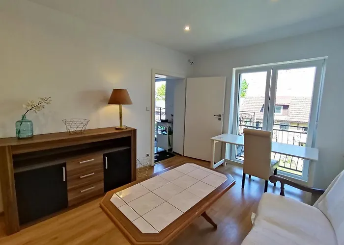 Gornyslask Blisko Jeziora - 120qm - 3 Sypialnie Z Parkingiem I Klimatyzacja - Flat Uppersilesia With Parking & Air Conditioning - Oberschlesien Mit 3 Schlafzimmern Inklusive Parkplatz Und Klima - Naehe Badesee Und Sandstrand *