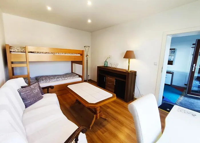 Apartmán Gornyslask Blisko Jeziora - 120qm - 3 Sypialnie Z Parkingiem I Klimatyzacja - Flat Uppersilesia With Parking & Air Conditioning - Oberschlesien Mit 3 Schlafzimmern Inklusive Parkplatz Und Klima - Naehe Badesee Und Sandstrand *