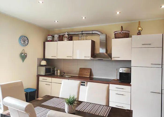 Gornyslask Blisko Jeziora - 120qm - 3 Sypialnie Z Parkingiem I Klimatyzacja - Flat Uppersilesia With Parking & Air Conditioning - Oberschlesien Mit 3 Schlafzimmern Inklusive Parkplatz Und Klima - Naehe Badesee Und Sandstrand Niewiesze