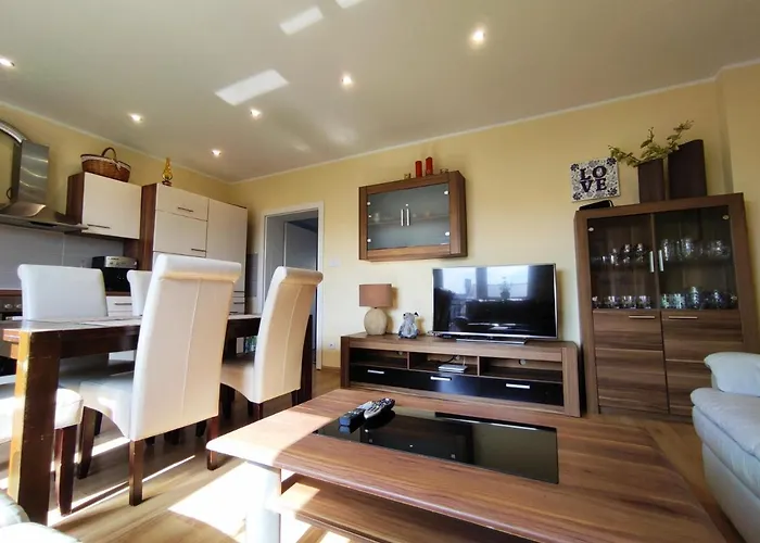 Gornyslask Blisko Jeziora - 120qm - 3 Sypialnie Z Parkingiem I Klimatyzacja - Flat Uppersilesia With Parking & Air Conditioning - Oberschlesien Mit 3 Schlafzimmern Inklusive Parkplatz Und Klima - Naehe Badesee Und Sandstrand * Niewiesze