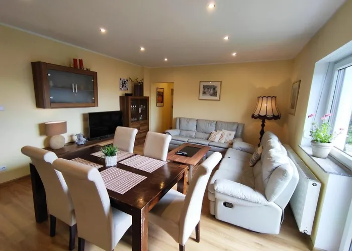 Apartmán Gornyslask Blisko Jeziora - 120qm - 3 Sypialnie Z Parkingiem I Klimatyzacja - Flat Uppersilesia With Parking & Air Conditioning - Oberschlesien Mit 3 Schlafzimmern Inklusive Parkplatz Und Klima - Naehe Badesee Und Sandstrand