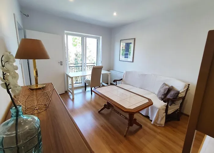 Gornyslask Blisko Jeziora - 120qm - 3 Sypialnie Z Parkingiem I Klimatyzacja - Flat Uppersilesia With Parking & Air Conditioning - Oberschlesien Mit 3 Schlafzimmern Inklusive Parkplatz Und Klima - Naehe Badesee Und Sandstrand * Niewiesze