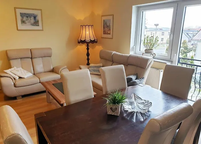 Gornyslask Blisko Jeziora - 120qm - 3 Sypialnie Z Parkingiem I Klimatyzacja - Flat Uppersilesia With Parking & Air Conditioning - Oberschlesien Mit 3 Schlafzimmern Inklusive Parkplatz Und Klima - Naehe Badesee Und Sandstrand Apartmán *